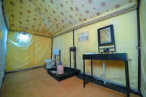 The Captain Desert Camp