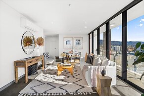 Wollongong CBD Ocean View Apartment