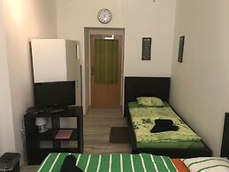 Party Bunker Apartment