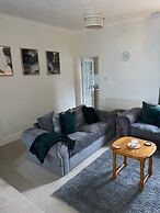 Selston House, Beautiful Cottage Home for 5 Guests, Cul-de-sac on Priv