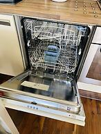 Charming 2-bedroom Apartment Located in Ayr