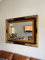 Charming 2-bedroom Apartment Located in Ayr