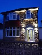 Lovely 4-bed House in Nottingham