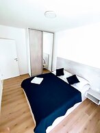 Brand new 3-bed Apartment