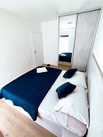 Brand new 3-bed Apartment