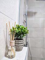 Brand new 3-bed Apartment