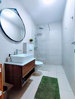 Brand new 3-bed Apartment