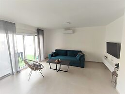 Brand new 3-bed Apartment
