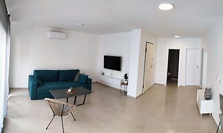 Brand new 3-bed Apartment