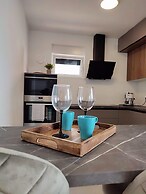 Brand new 3-bed Apartment