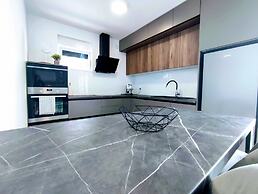 Brand new 3-bed Apartment