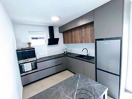 Brand new 3-bed Apartment