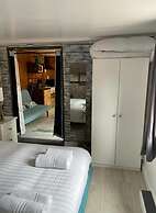 Charming Chalet - Sleep 3/4 & Free Parking