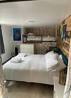 Charming Chalet - Sleep 3/4 & Free Parking