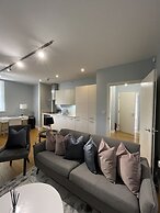 Luxurious Private One Bedroom Apartment