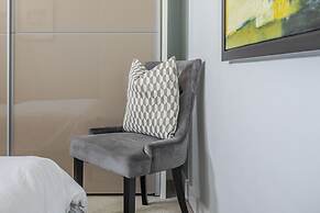 Luxurious Private One Bedroom Apartment
