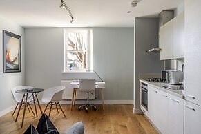 Luxurious Private One Bedroom Apartment