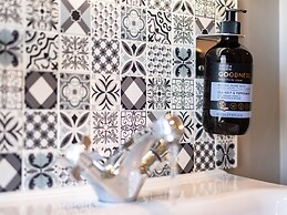 Blue Lobster Cottage