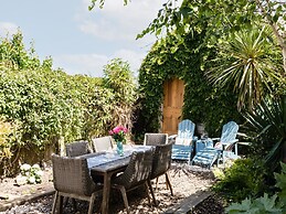 Blue Lobster Cottage