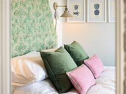 Blue Lobster Cottage