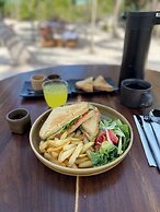 Cucu Hotel - El Cuyo