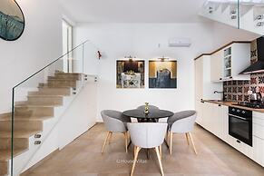 L Escalier Suite in Noto