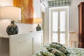 L Escalier Suite in Noto