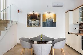 L Escalier Suite in Noto