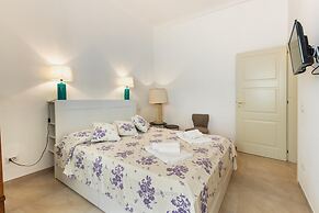 L Escalier Suite in Noto