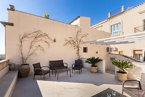 L Escalier Suite in Noto