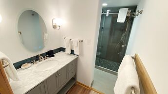 #101 Vail International