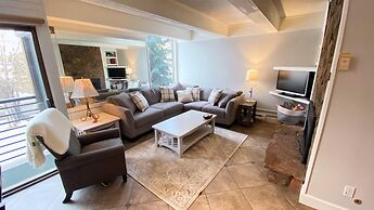 #202 Vail International