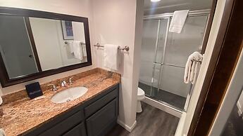 #001 Vail International