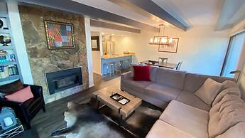 #001 Vail International