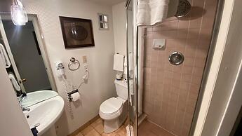 #001 Vail International