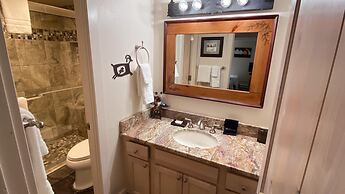 #010 Vail International