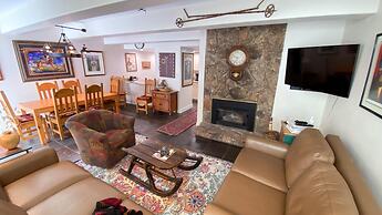 #010 Vail International