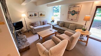 #112 Vail International