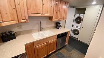 #112 Vail International