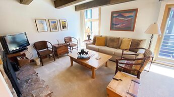 #205 Vail International