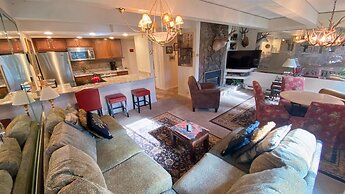 #211 Vail International