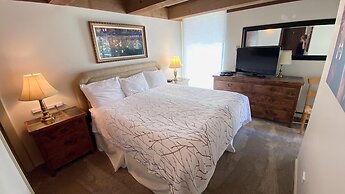 #109 Vail International