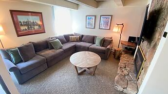 #106 Vail International