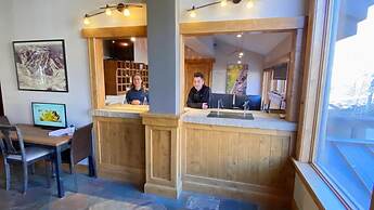 #105 Vail International