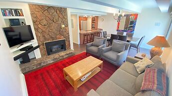 #005 Vail International