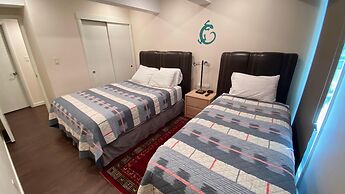 #005 Vail International