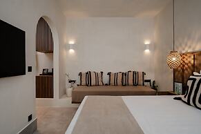 Polis of Naxos Stylish Suites