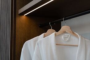 Polis of Naxos Stylish Suites