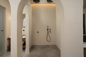 Polis of Naxos Stylish Suites