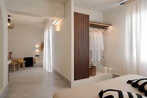 Polis of Naxos Stylish Suites